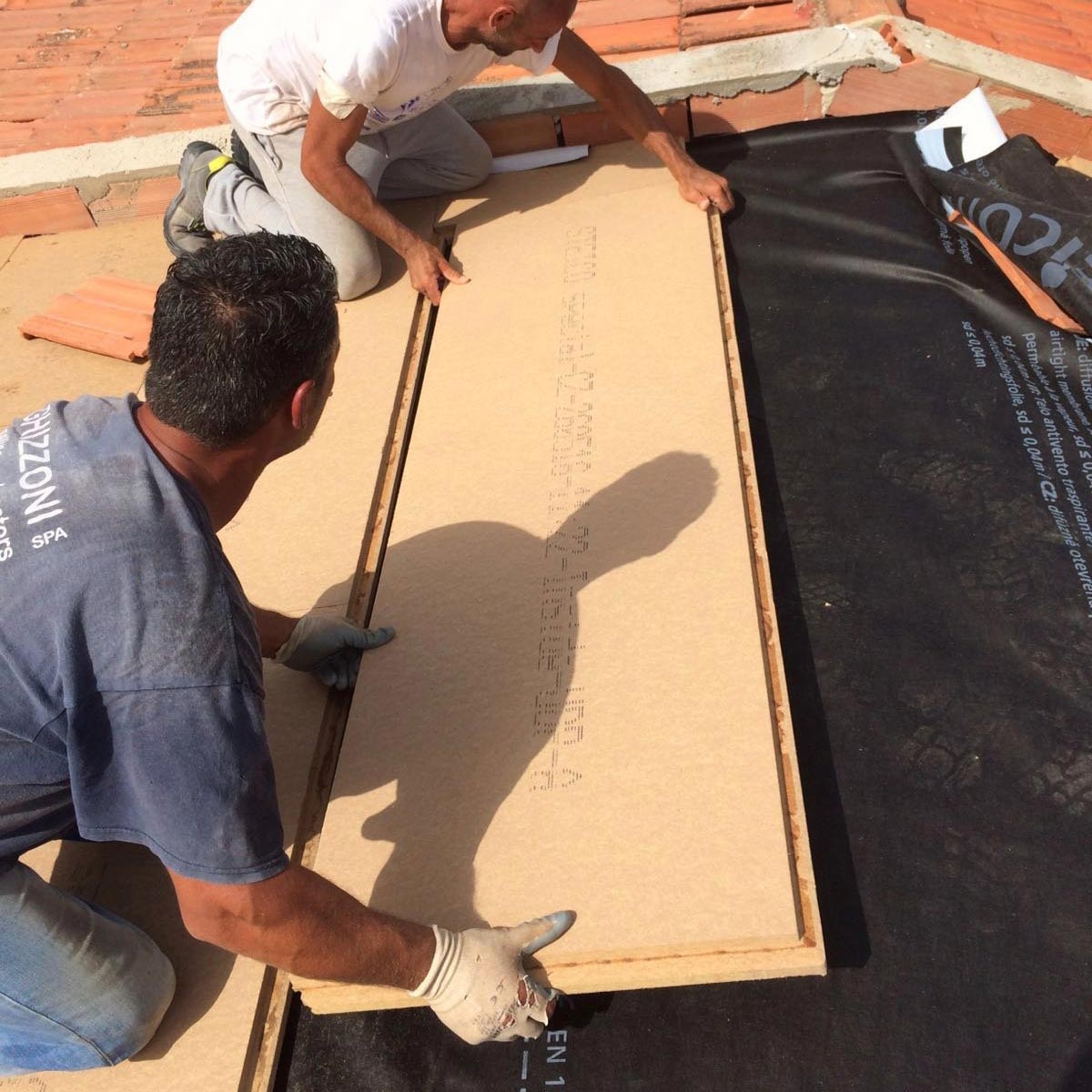 Wood fibre board FiberTherm Special dry for roof renovation