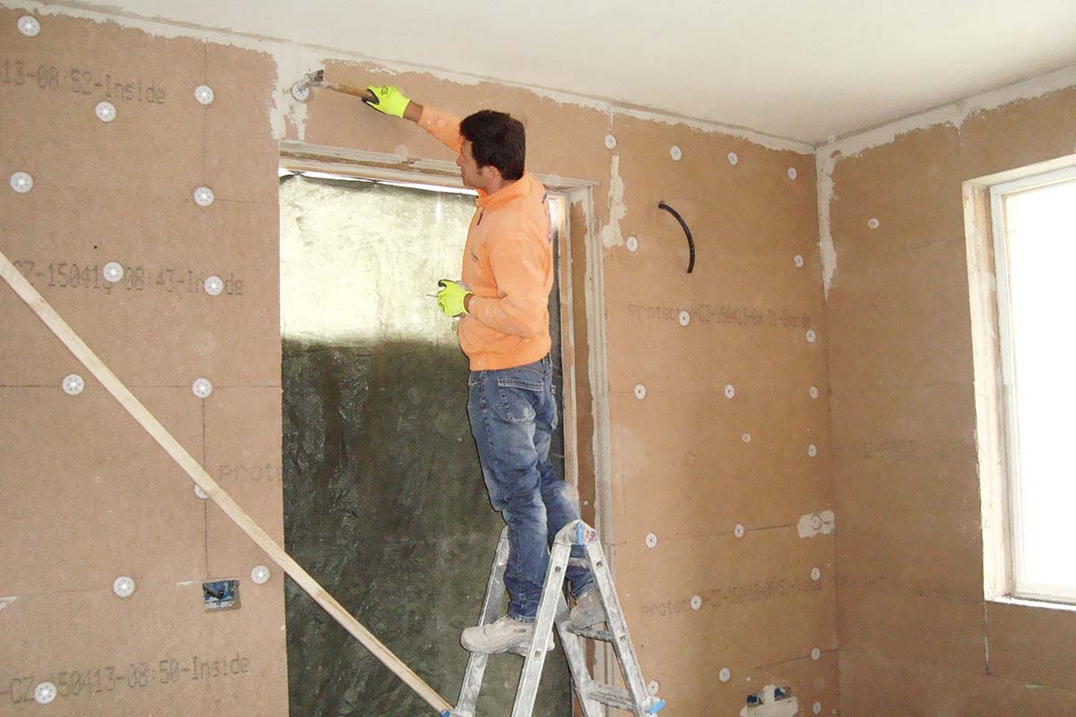 Natural wood fibre board thermal insualting system installation